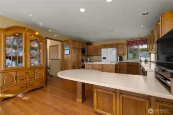 Whether used for eating, home central or charcuterie, this kitchen is filled with options...
