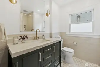 Main Level - Bathroom