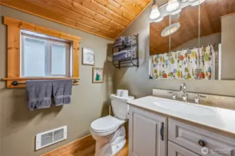 Full Bath, Main Floor