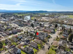 Aerial view showing residential area, proximity to downtown Snohomish, and the Snohomish River.