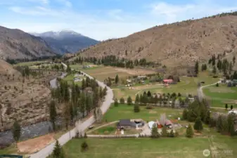 Beautiful views of the Entiat River, right from your living room.