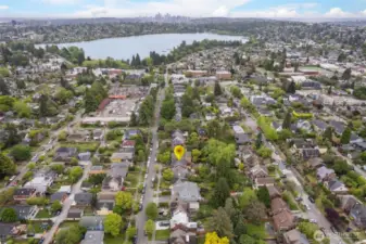 Live the Green Lake Life!  5 min stroll to the lake for an endless array of recreation and fun!!  Supreme convenience in this location.