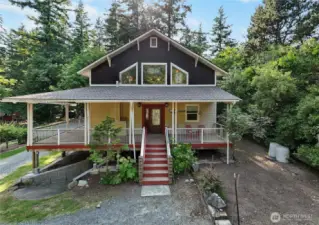 2582 SF house with wrap-a-round deck