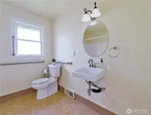 Batromm on main level