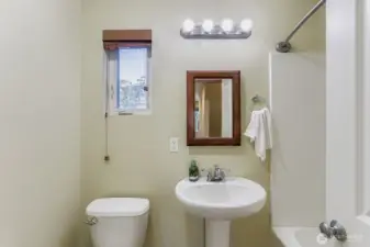 Full bathroom located on the 2nd level.