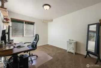 Office space/bonus room