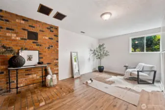 Bedroom 5 or Flex space