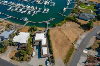 Birch Bay Village has many amenities including, golf course, tennis and pickleball courts, 24/7 live security and gate, beach access, play ground areas, kayak entry points, clubhouse, social calendar and more. You can have all of it or none of it, your choice.