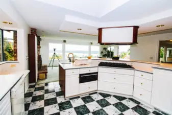 The perfect blend of peaceful living with everyday convenience awaits you