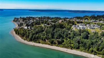 The house sits within the BPIC boundaries where owners can apply for membership granting access to the private clubhouse, beach, and boat launch