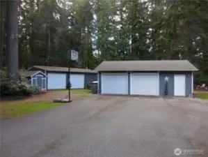 2 Detached Garages and Shops