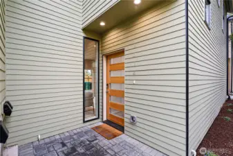 Stunning 2 bed, 1.75 with private garage is ideally located in Sunset Hill.