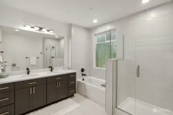 Primary En-Suite with Dual Vanity and Soaking Tub