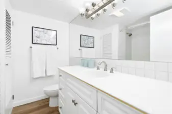 Primary Bed & Bath