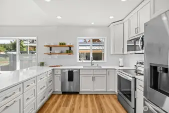 Newly remodeled kithen w/ all new appliances smudge proof stainless steel