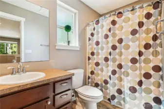 Immaculate hall bath upstairs