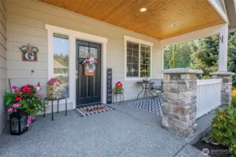 Spacious front covered sitting area