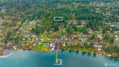 Beautiful Illahee community, with newly expanded and renovated Illahee dock.