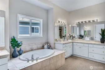 Separate vanities, lots of counter space, a soaking tub . . .