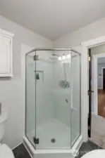 Interior: 3/4 Bath