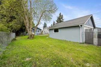 Garage: 2-Car Detached, Alley Access, RV Parking