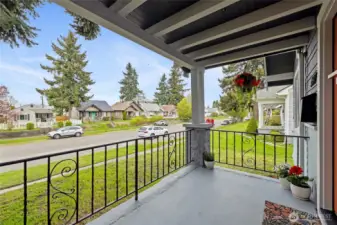 Front Exterior: Porch