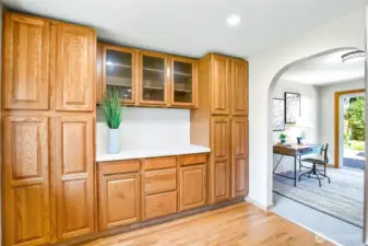bar/kitchen area
