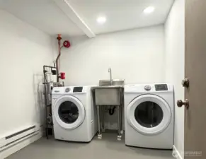 Laundry Room  4 North Salmon Beach