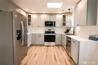 All Appliances stay!