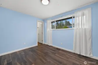 3rd bedroom on the upper level has a walk-in closet