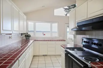 Light fills this home in  every room!