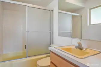 Primary private bath
