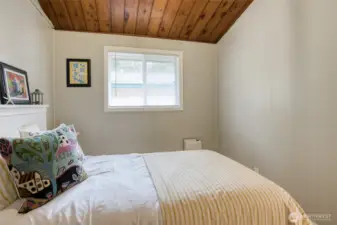 3rd bedroom - New blinds and new wall heater