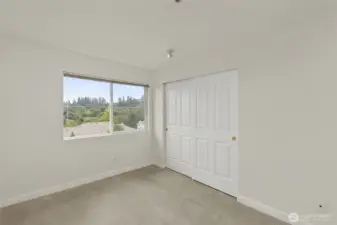 2nd bdrm w/ views