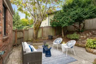 Choose between the afternoon shade in the fully-fenced backyard...or the sun-drenched SE-facing deck for all of your relaxation demands
