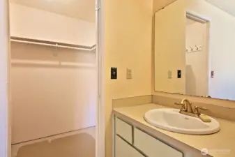 And a walk-in closet!