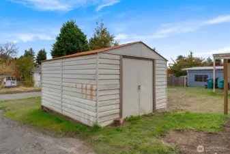 Handy storage shed adds  extra space