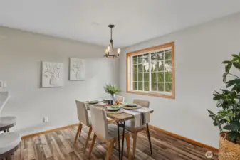 How great is it to have 2 dining spaces?!