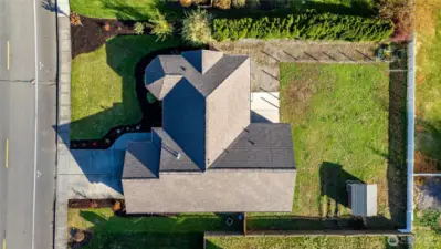 An overhead of the 10,000+ sqft  property. Check out that large fenced backyard!