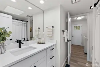 Full jack & Jill bath