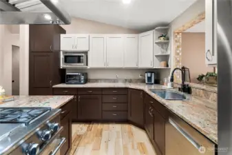 All kitchen appliances stay.