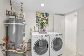 Full size washer & dryer in the utility room!
