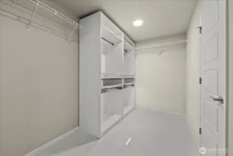 Walk-in Closet
