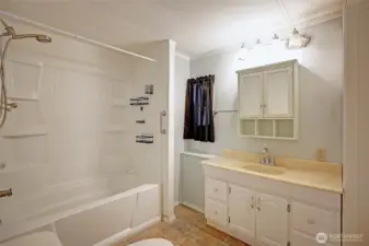 Full bathroom with so much space!!