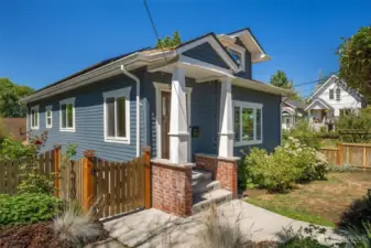 Vintage charm meets all updated systems (plumbing+ electric + central air + solar), remodeled kitchen and baths, and mature gardens. In the lovely Phinney Ridge/Woodland Park neighborhood.