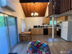 Kitchen/dining area