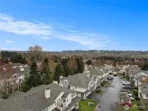 Ideally located near transit, shopping, restaurants, and schools, this home offers comfort, convenience, and a fantastic lifestyle.