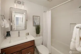 Upper Level Bath-New Quartz Counters