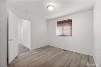2nd bedroom