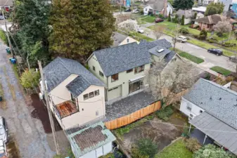 A beautifully built, detached, craftsman home in the perfect location - don't let this one slip by!
